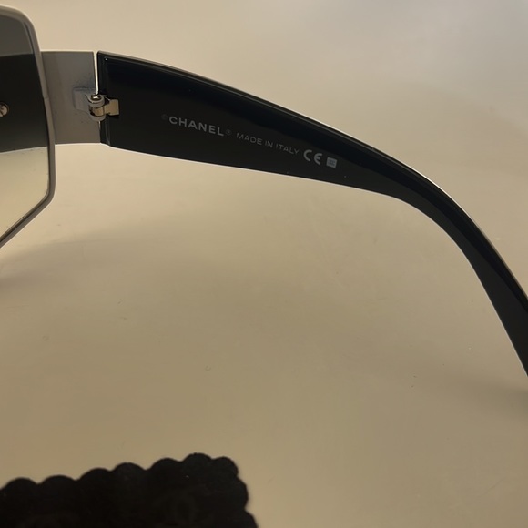 Y2K Rare Chanel Shield Sunglasses - Picture 3 of 10